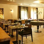 Hotel Your &