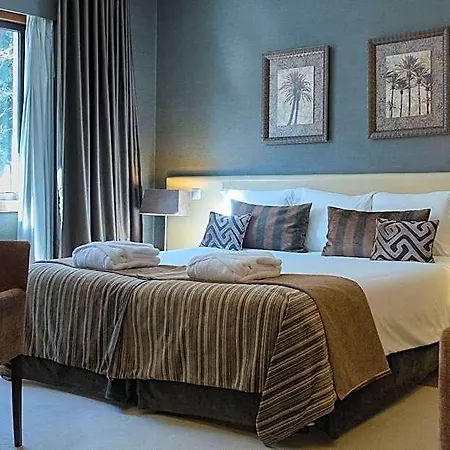 Your & Hotel Alcobaça