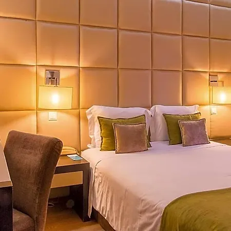 Your & Hotel Alcobaça