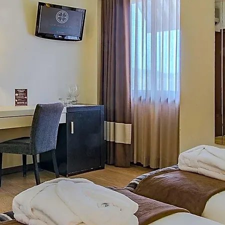 Hotel Your & 4*