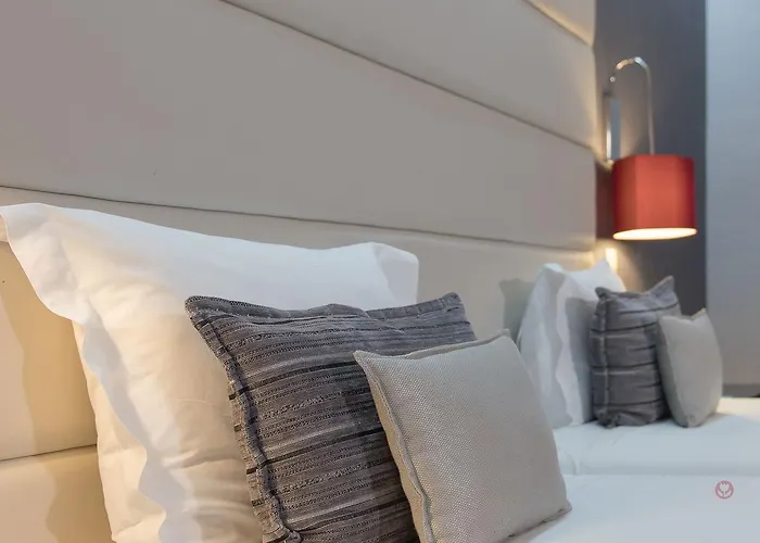 Отель Your & 4*