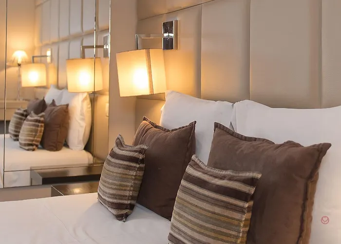 Отель Your & Алкобаса