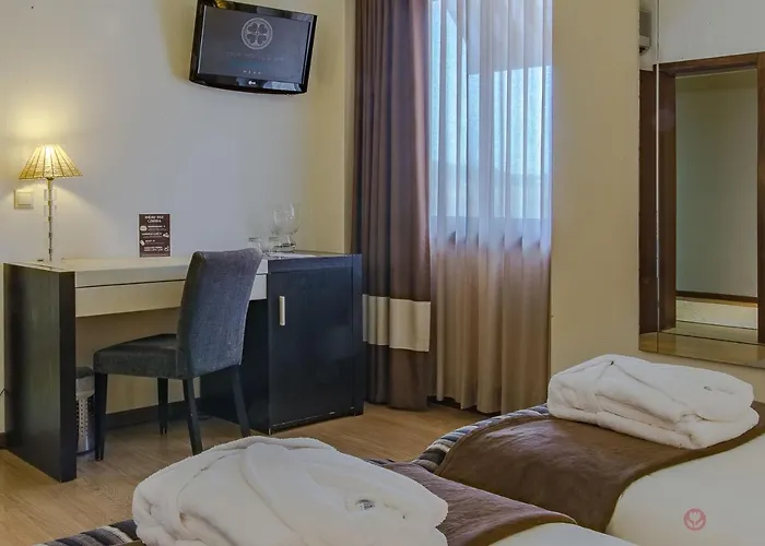 Отель Your & Алкобаса