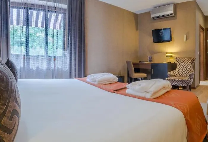 Your & Отель Алкобаса